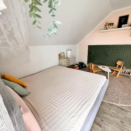 Familientraum Mit Loipe Und Rodelberg Vor Der Ture Irsee
